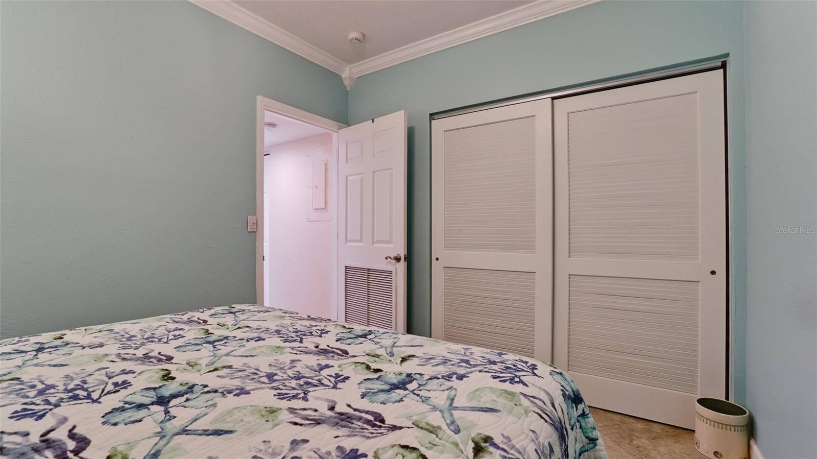 Image 25 of 38 For 6005 Gulf Drive 219