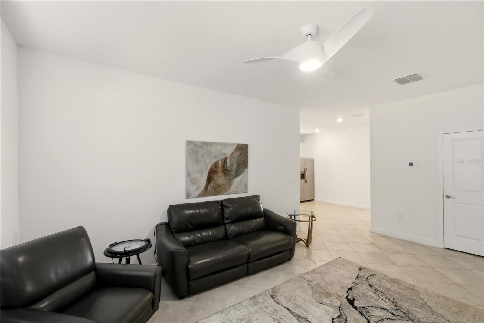 Image 19 of 75 For 15532 White Linen Drive