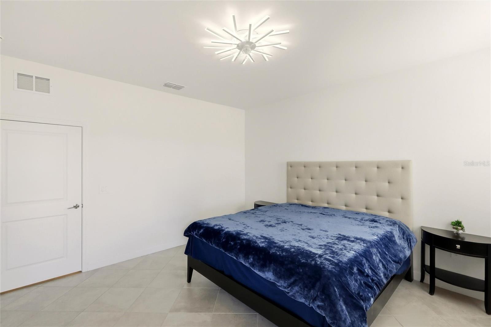 Image 25 of 75 For 15532 White Linen Drive