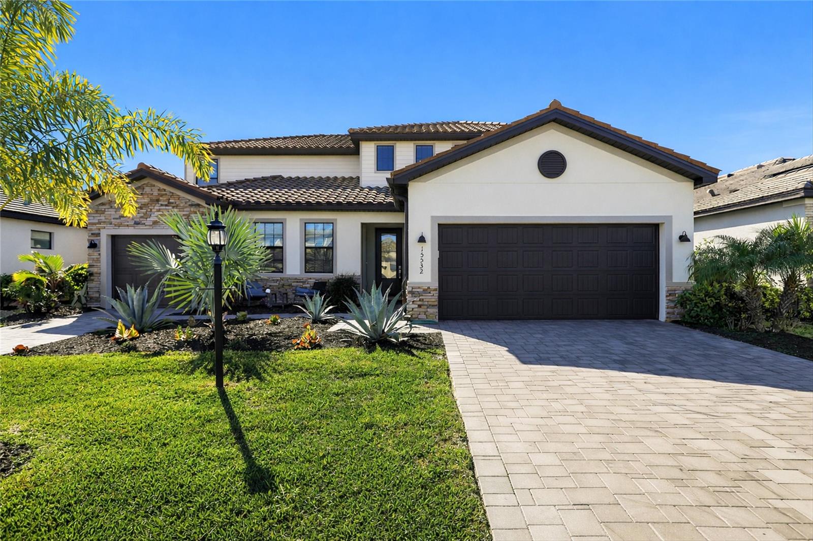 Image 4 of 75 For 15532 White Linen Drive