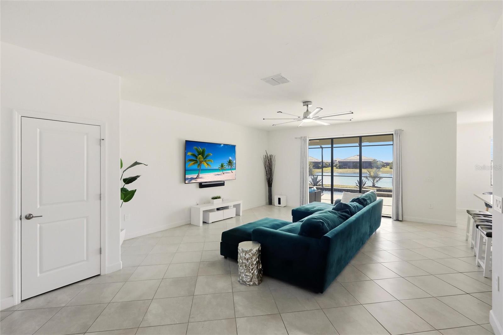 Image 7 of 75 For 15532 White Linen Drive