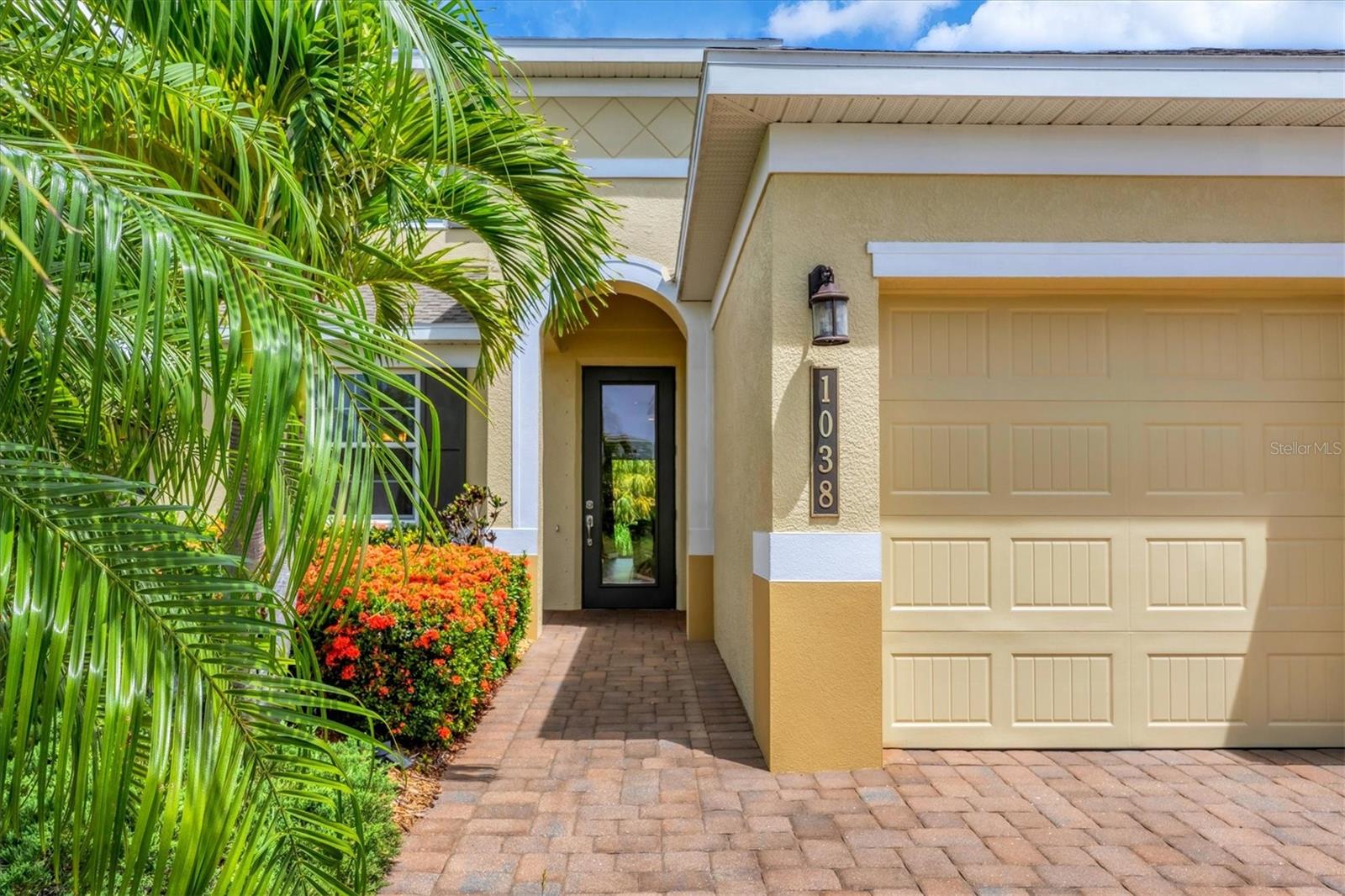 Image 3 of 63 For 1038 Buttercup Glen