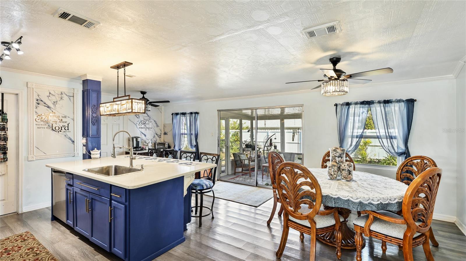 Image 11 of 37 For 13492 Dibella Avenue