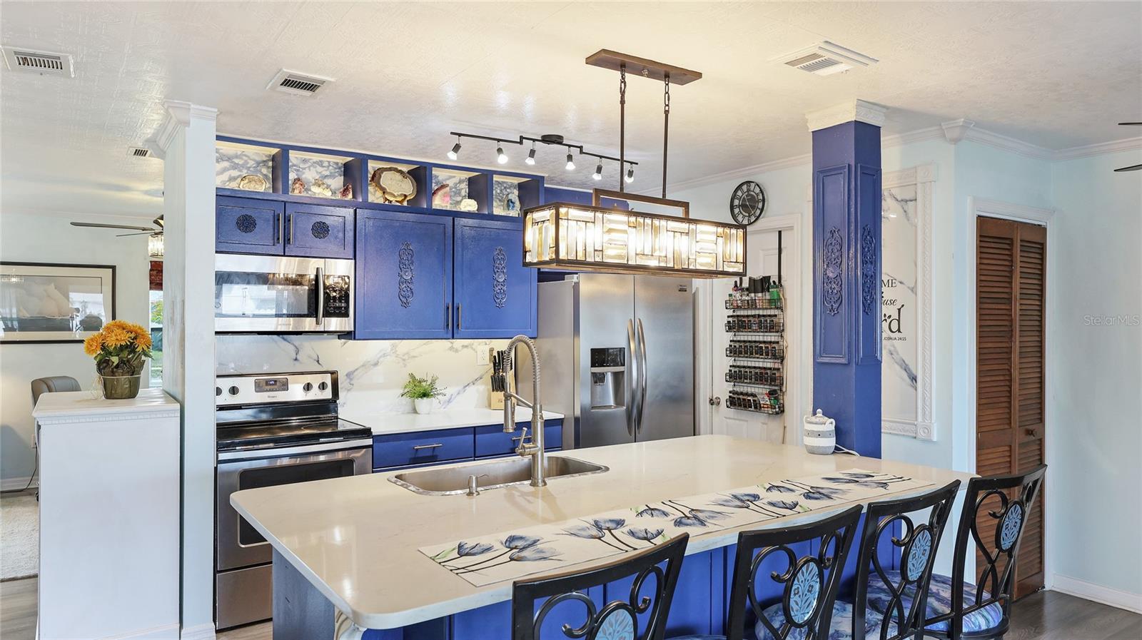 Image 13 of 37 For 13492 Dibella Avenue