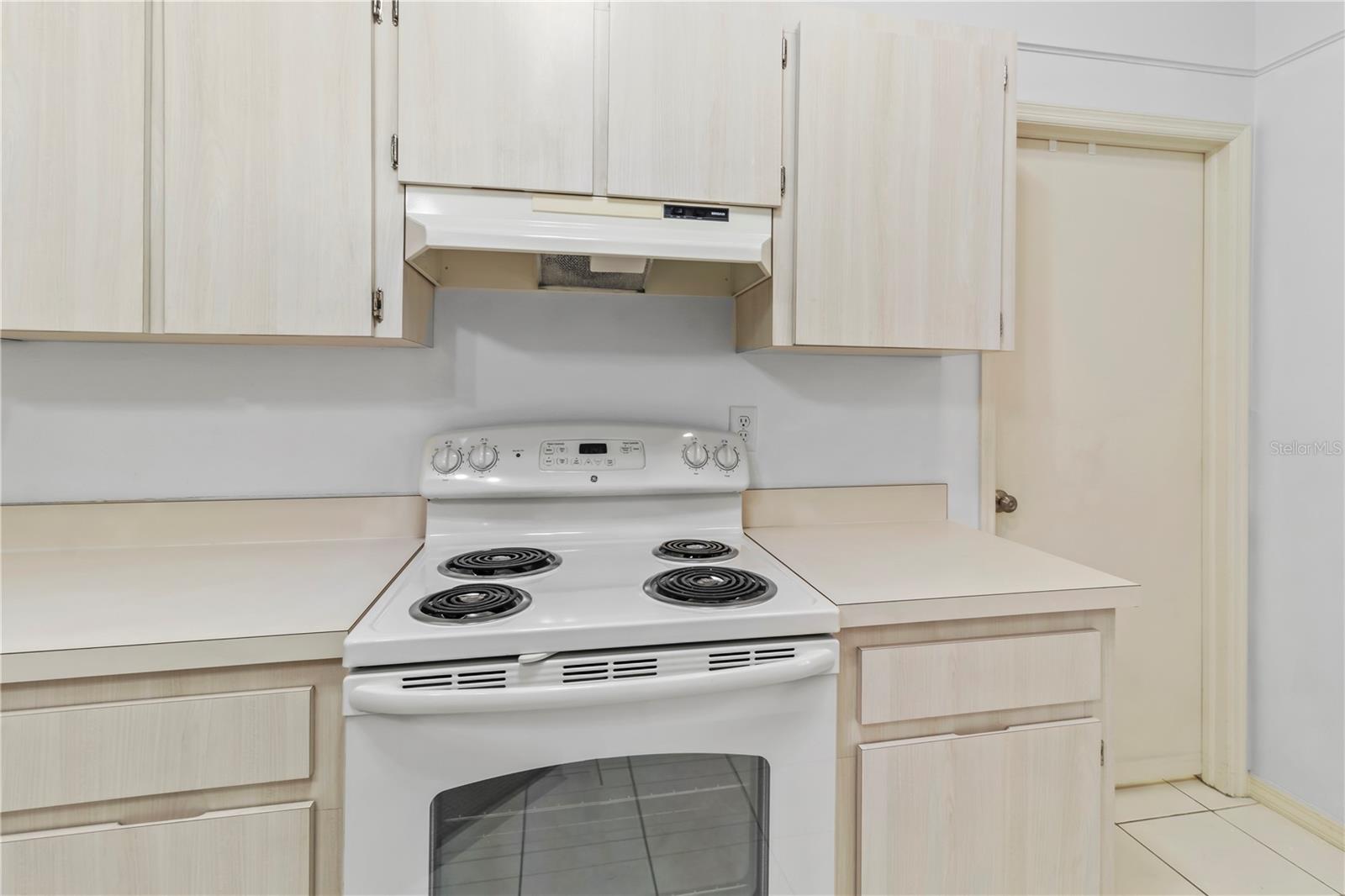 Image 16 of 44 For 5608 30th Court E