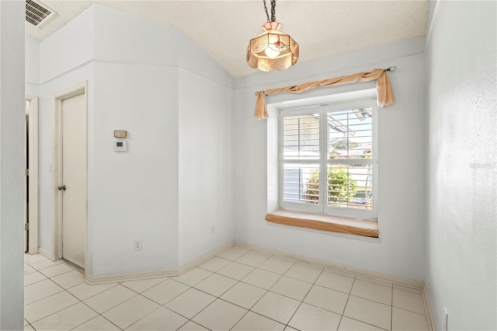 Image 18 of 44 For 5608 30th Court E