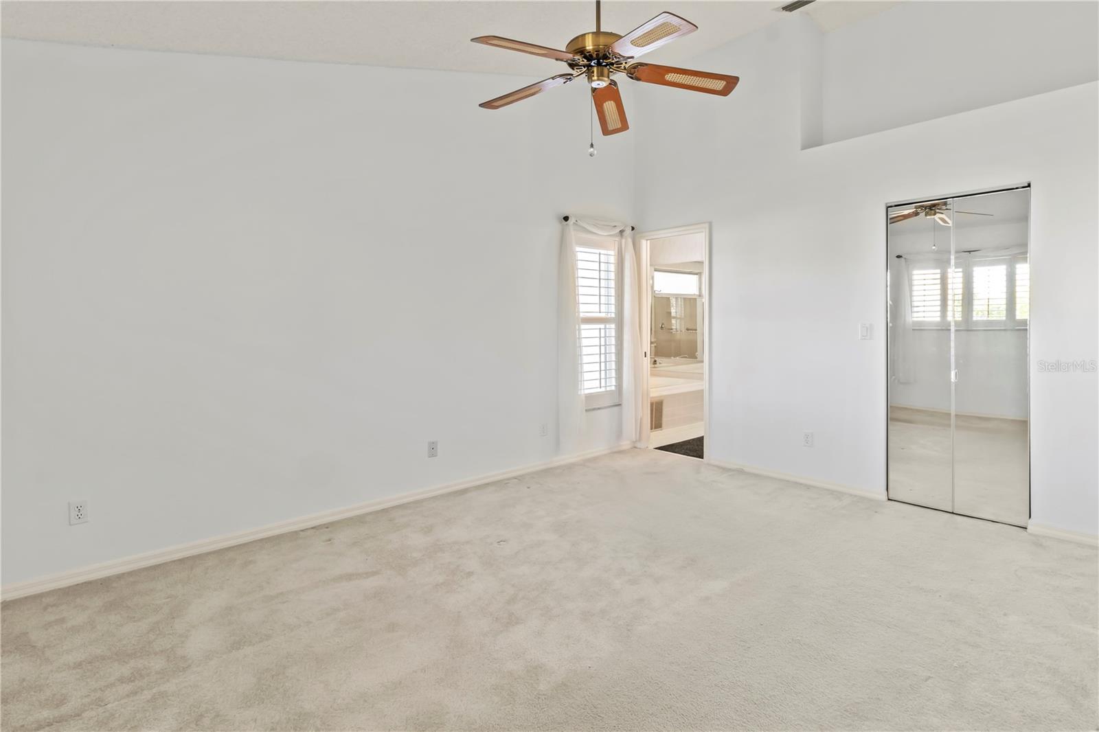 Image 21 of 44 For 5608 30th Court E