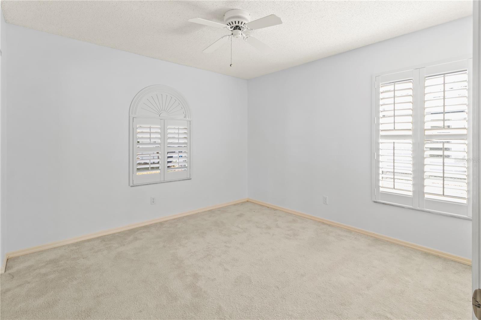 Image 22 of 44 For 5608 30th Court E