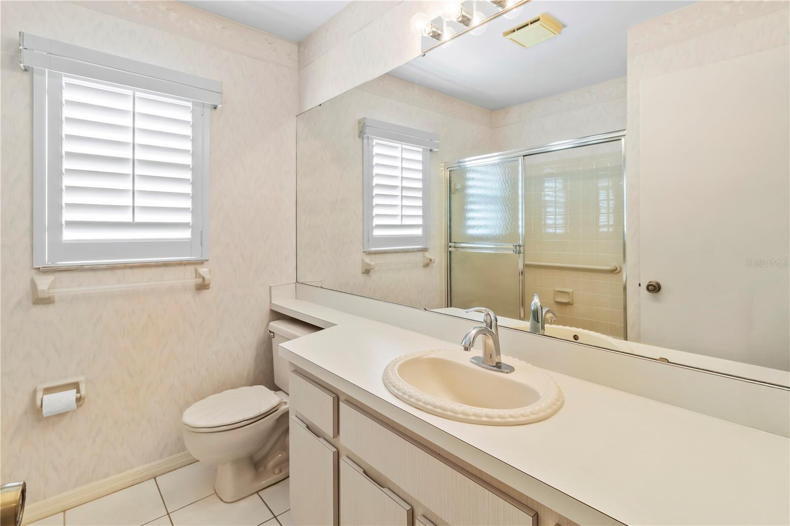 Image 28 of 44 For 5608 30th Court E