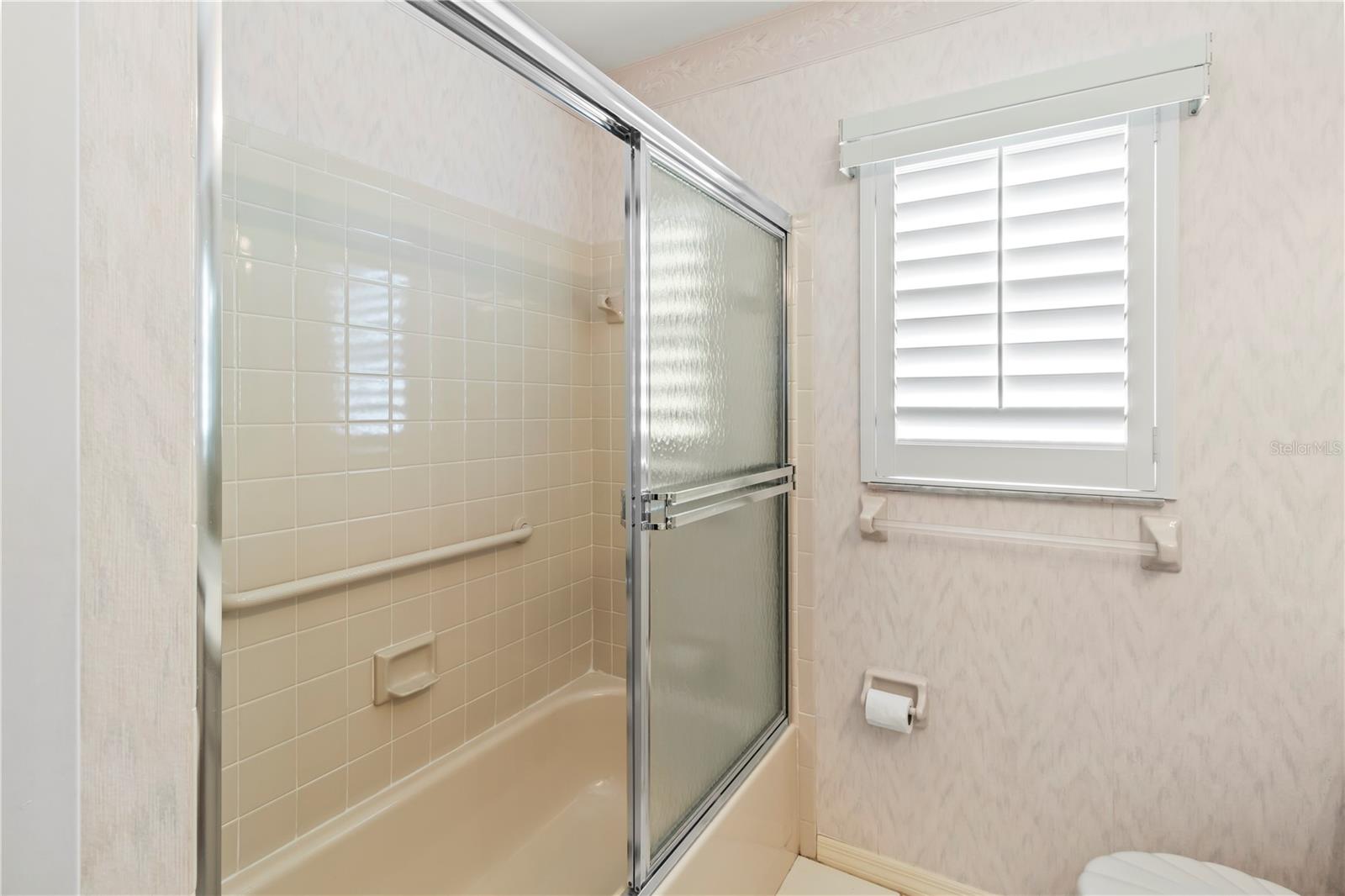 Image 29 of 44 For 5608 30th Court E