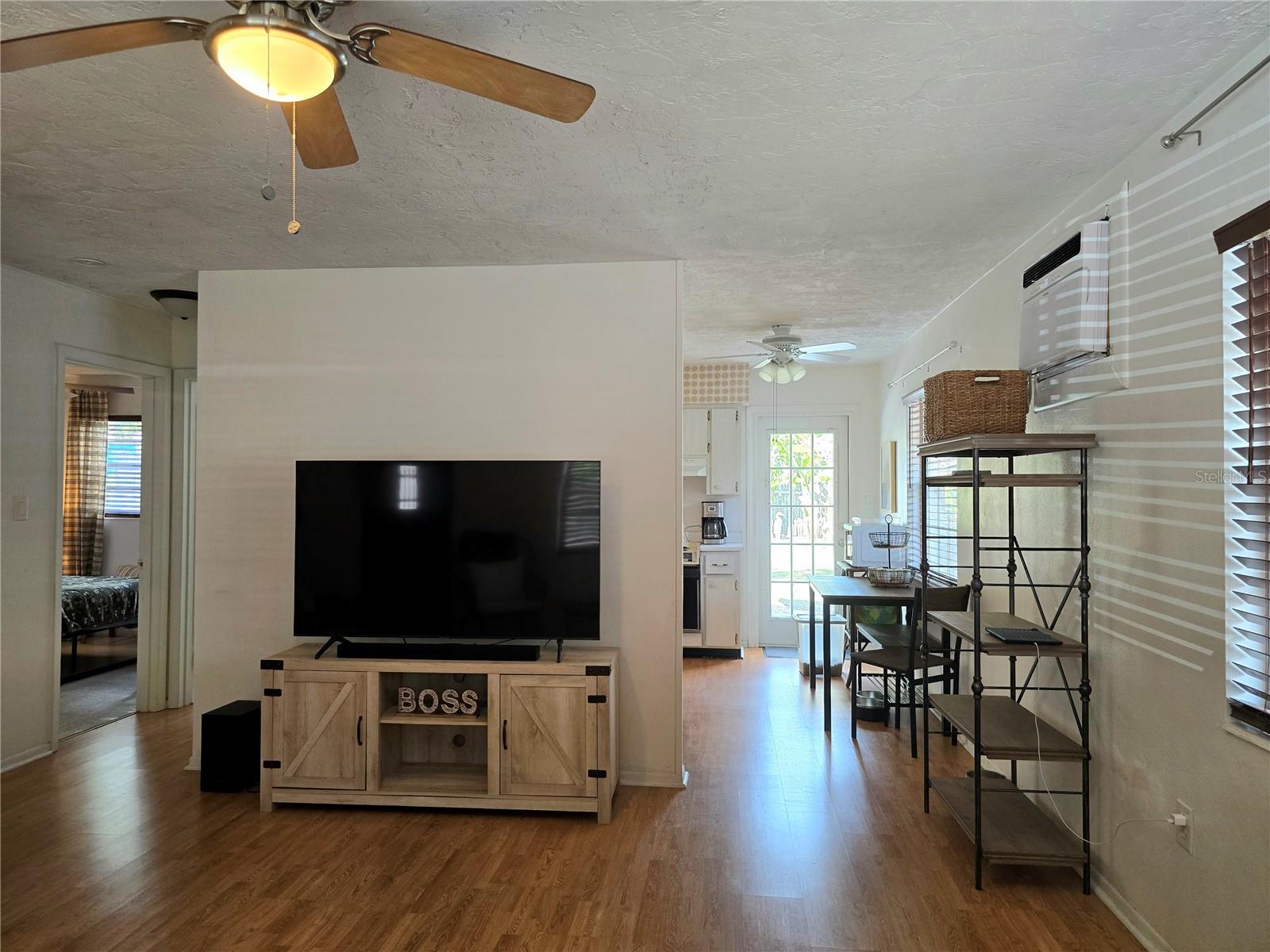 Image 6 of 26 For 2511 51st Avenue Terrace W