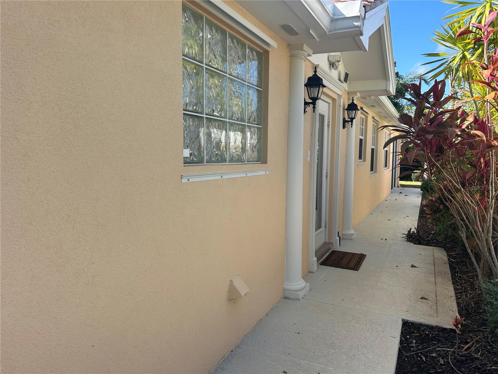 Image 10 of 54 For 7526 Quinto Drive