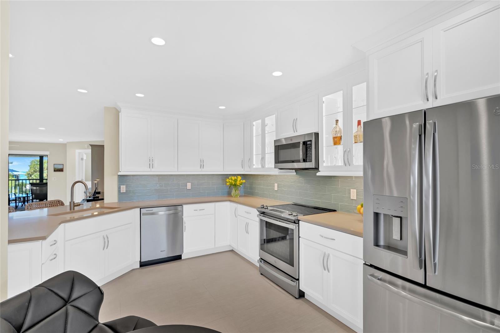 Image 10 of 88 For 9226 Midnight Pass Road 3b