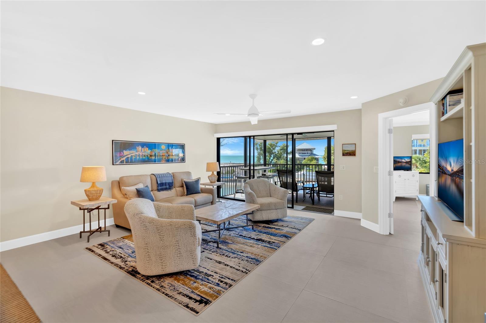 Image 19 of 88 For 9226 Midnight Pass Road 3b