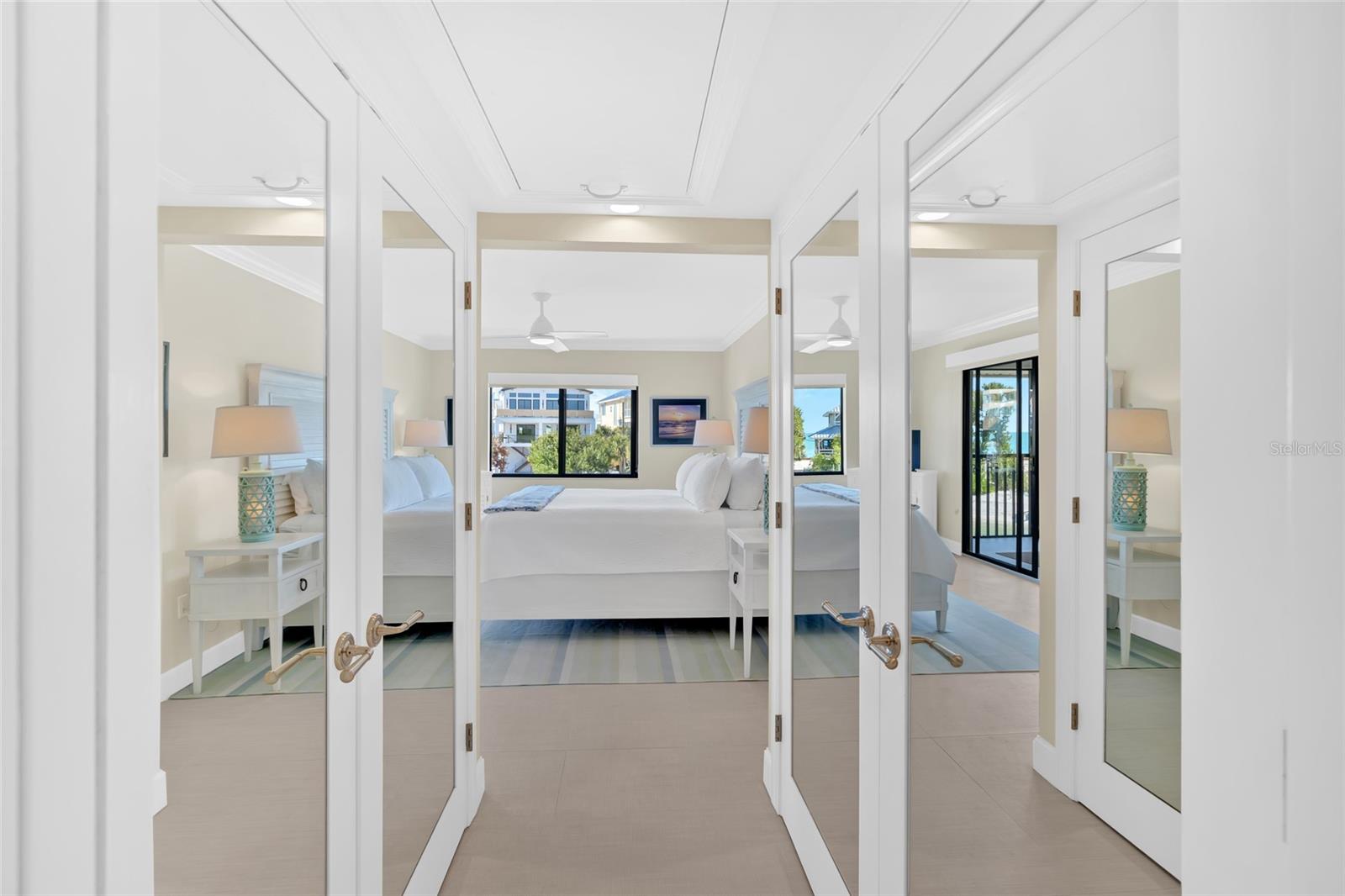 Image 30 of 88 For 9226 Midnight Pass Road 3b