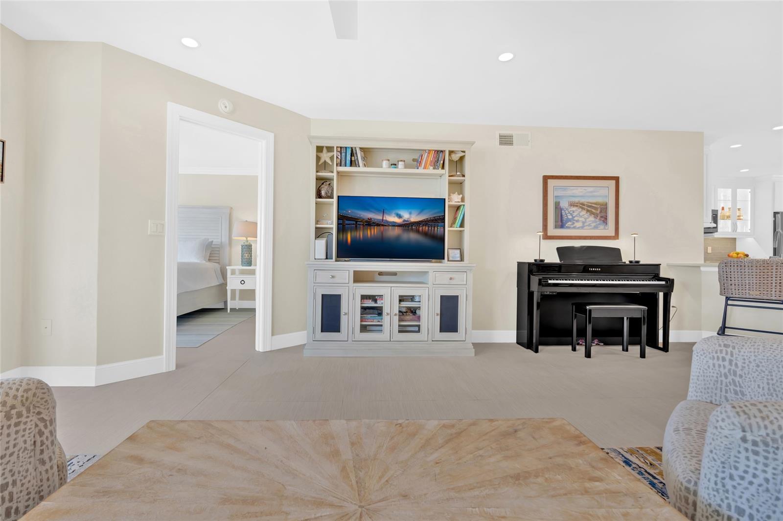 Image 39 of 88 For 9226 Midnight Pass Road 3b