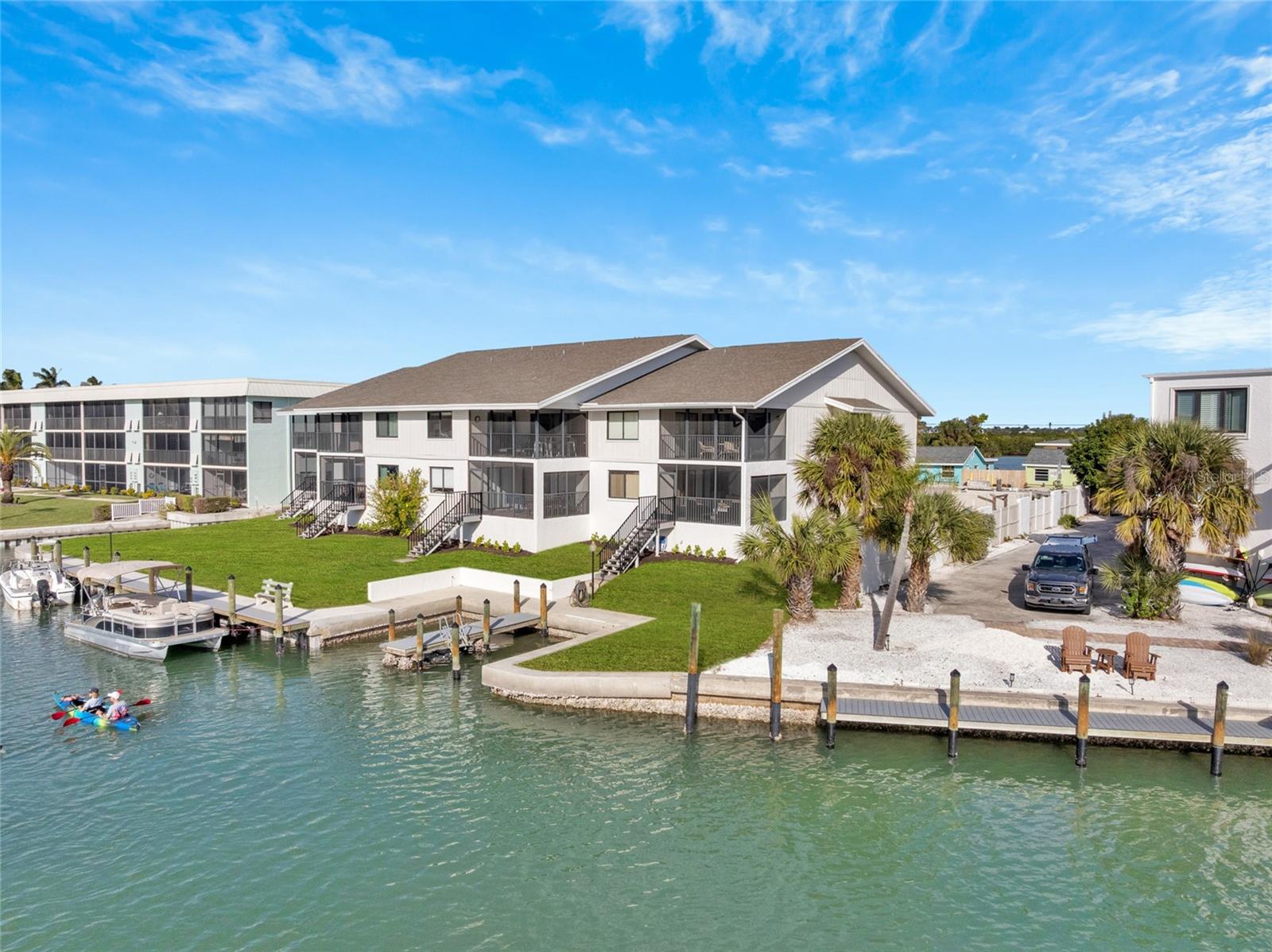 Image 43 of 88 For 9226 Midnight Pass Road 3b