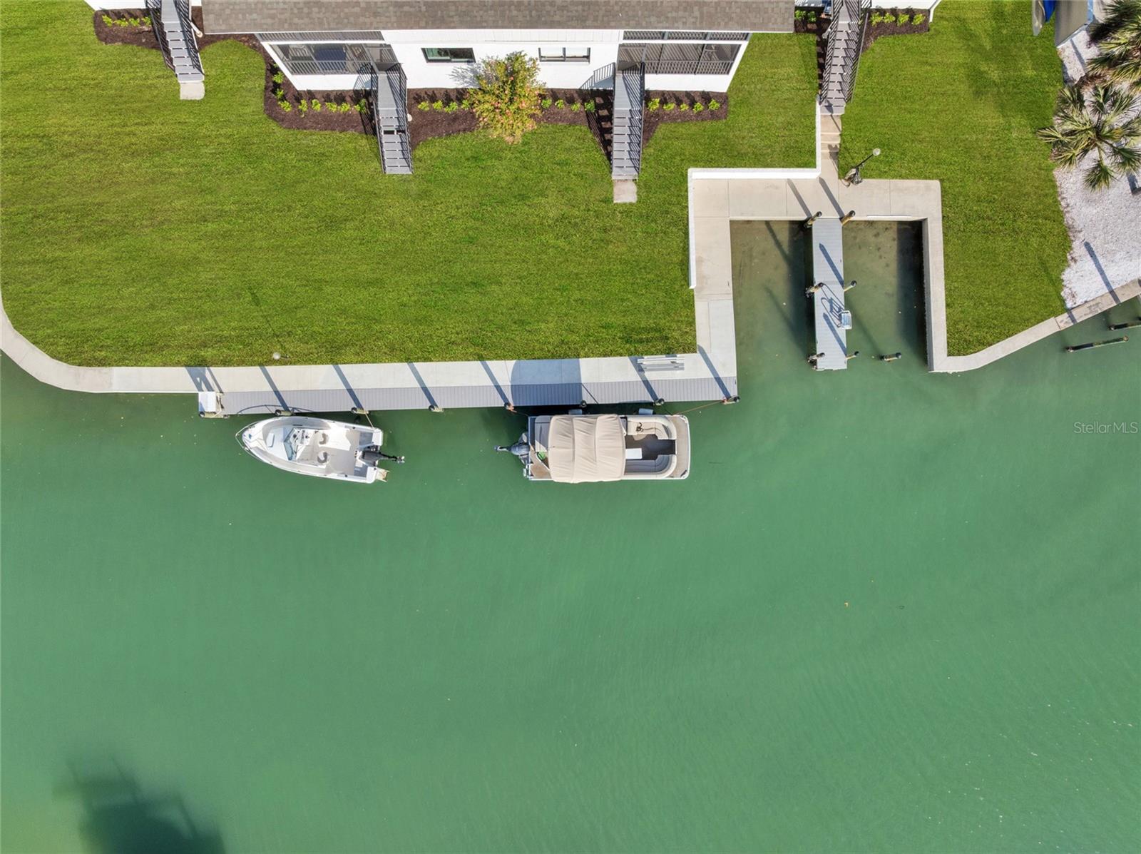 Image 53 of 88 For 9226 Midnight Pass Road 3b