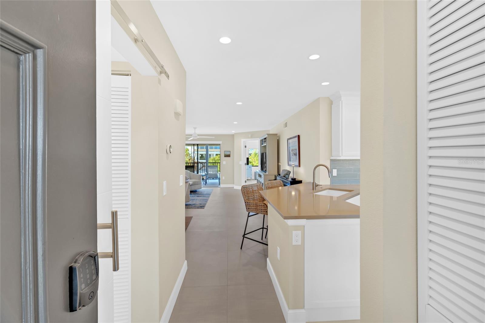 Image 6 of 88 For 9226 Midnight Pass Road 3b