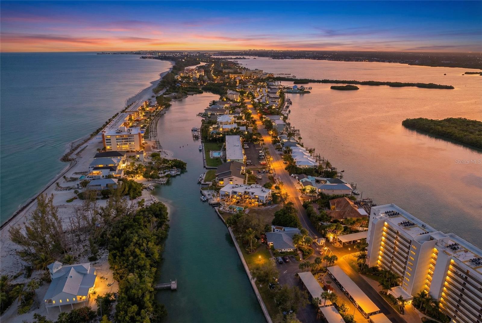 Image 66 of 88 For 9226 Midnight Pass Road 3b