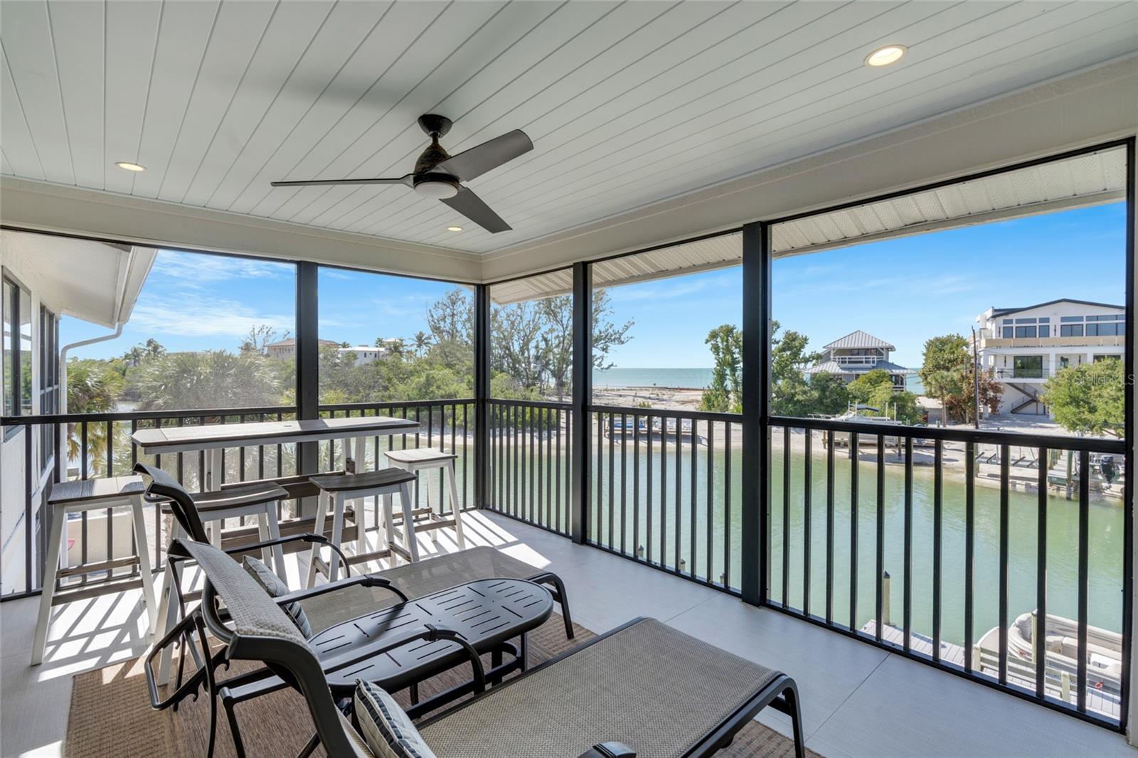 Image 71 of 88 For 9226 Midnight Pass Road 3b