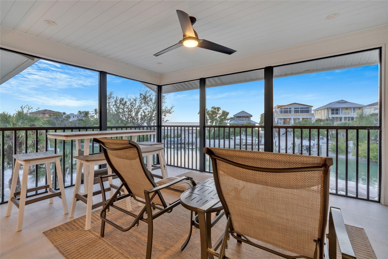 Image 76 of 88 For 9226 Midnight Pass Road 3b