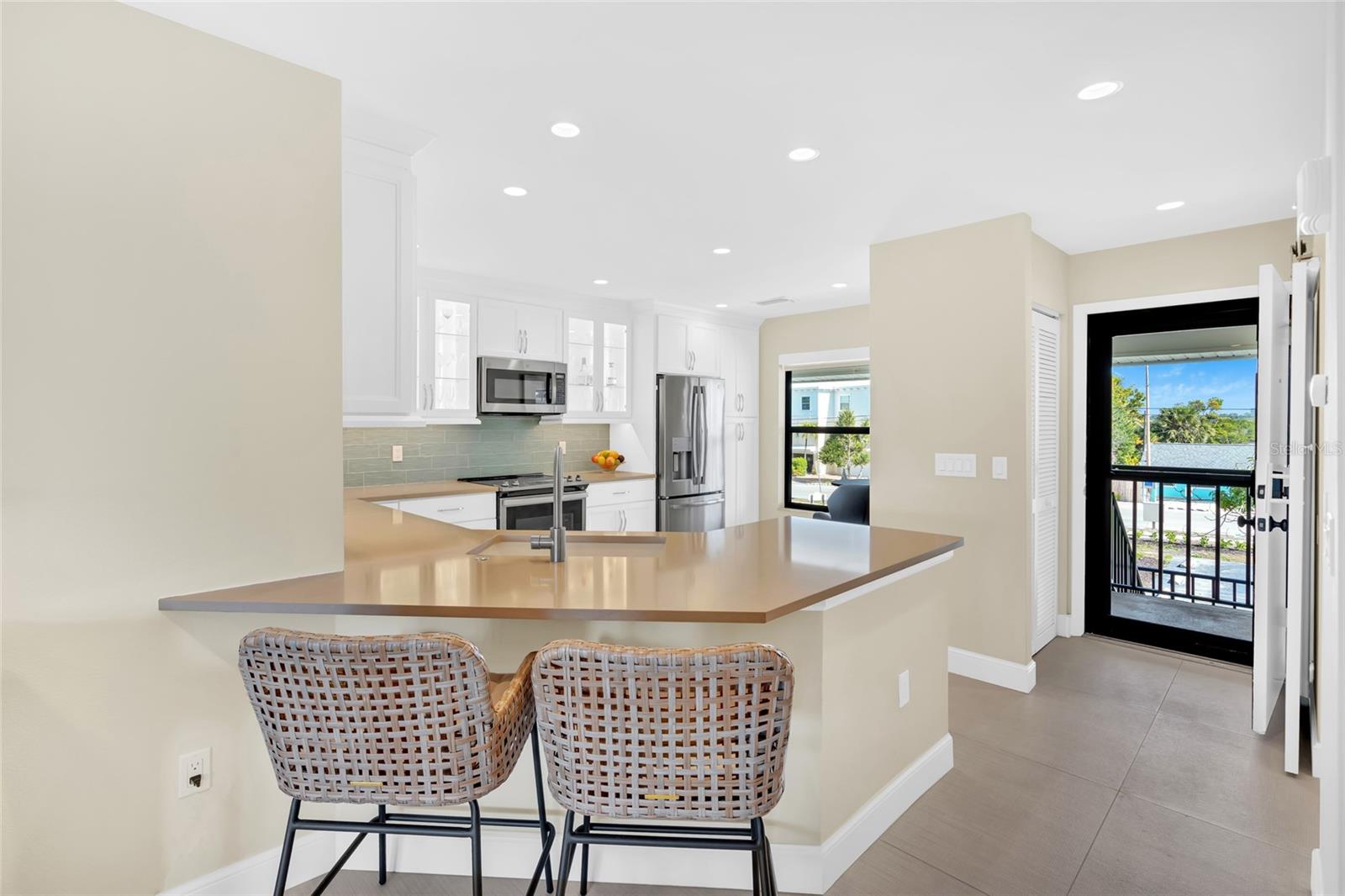 Image 8 of 88 For 9226 Midnight Pass Road 3b