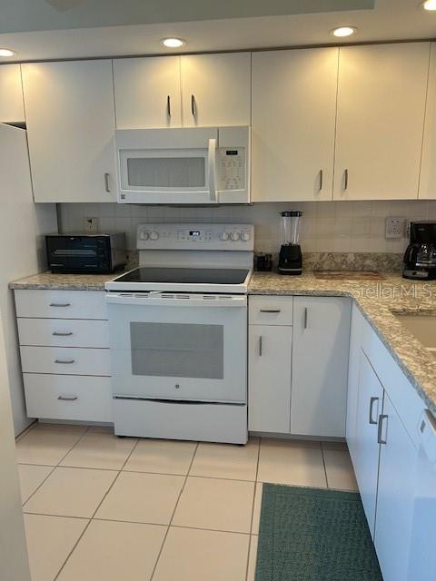 Image 15 of 16 For 200 Silver Lake Drive 203