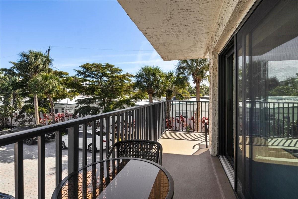 Image 16 of 38 For 6326 Midnight Pass Road 101