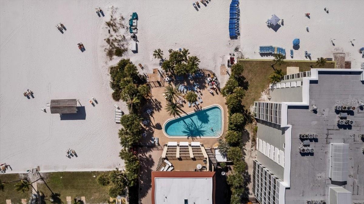 Image 18 of 38 For 6326 Midnight Pass Road 101