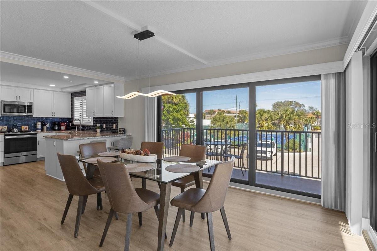 Image 8 of 38 For 6326 Midnight Pass Road 101