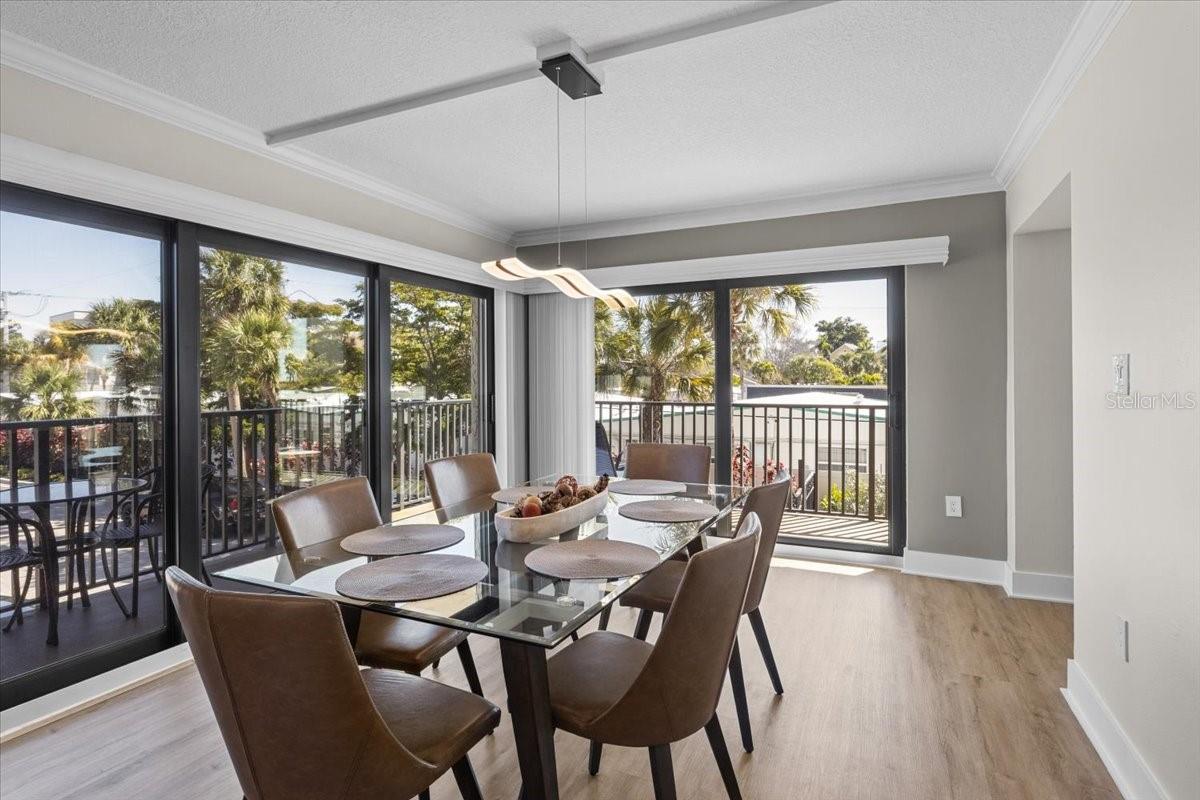 Image 9 of 38 For 6326 Midnight Pass Road 101