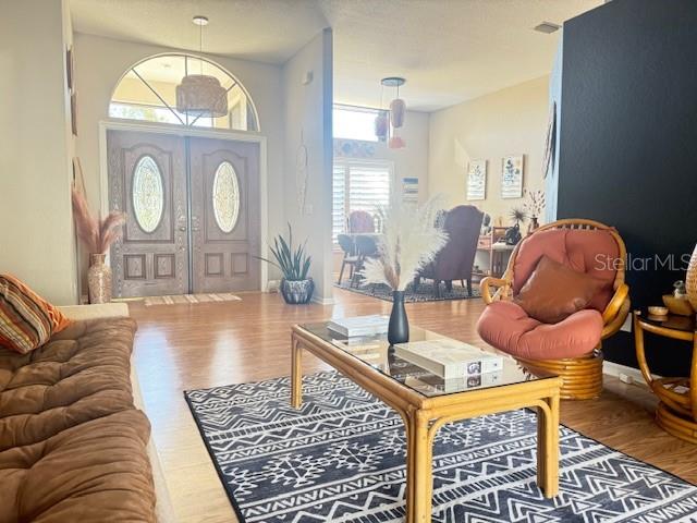 Image 8 of 42 For 25440 Aysen Drive