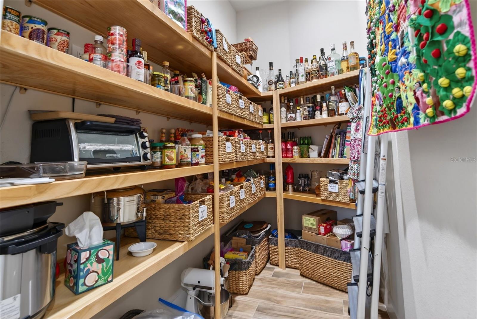 Image 27 of 99 For 8134 Redonda Loop