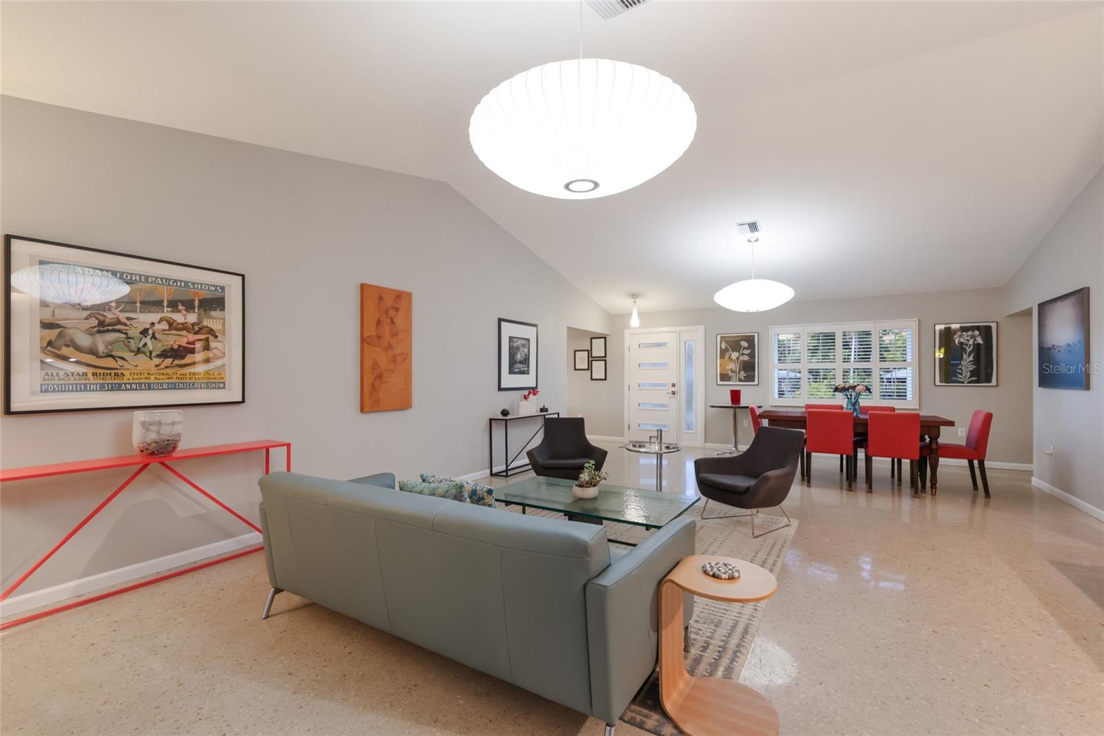 Image 13 of 53 For 428 Sapphire Drive