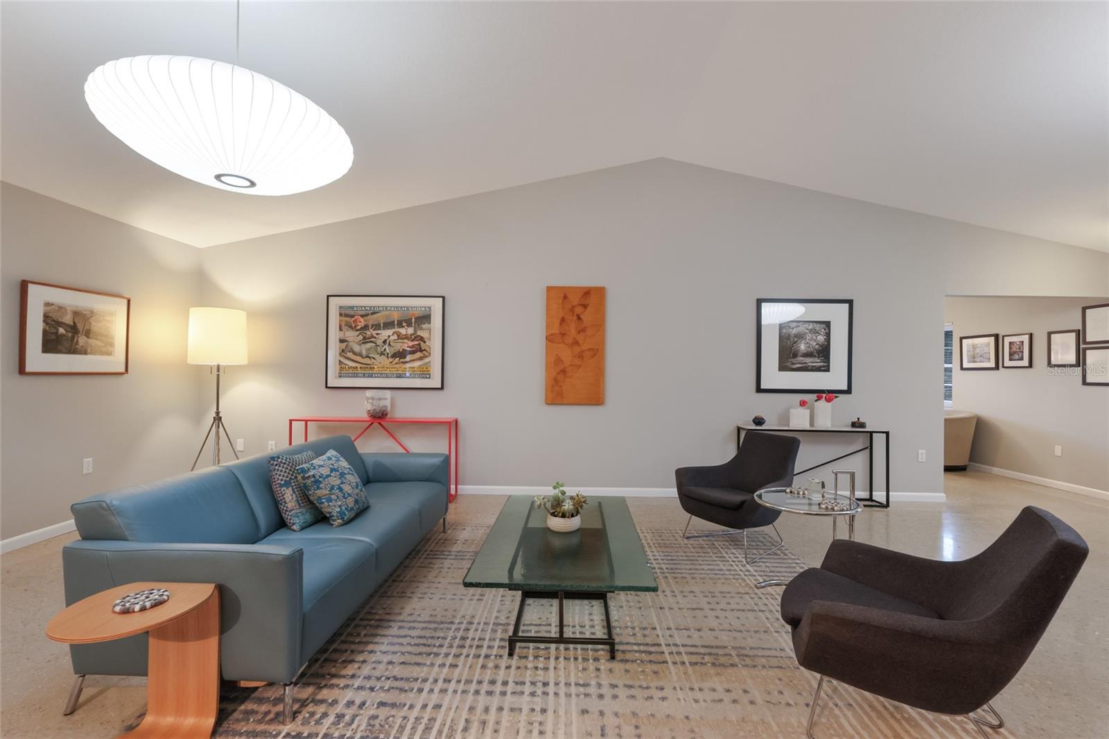 Image 14 of 53 For 428 Sapphire Drive