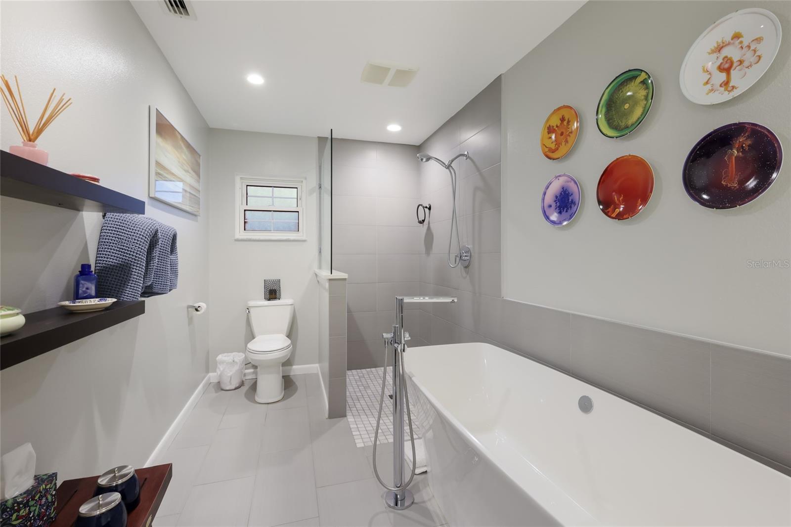 Image 21 of 53 For 428 Sapphire Drive