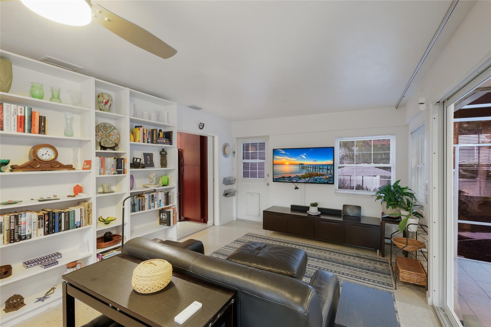 Image 23 of 53 For 428 Sapphire Drive