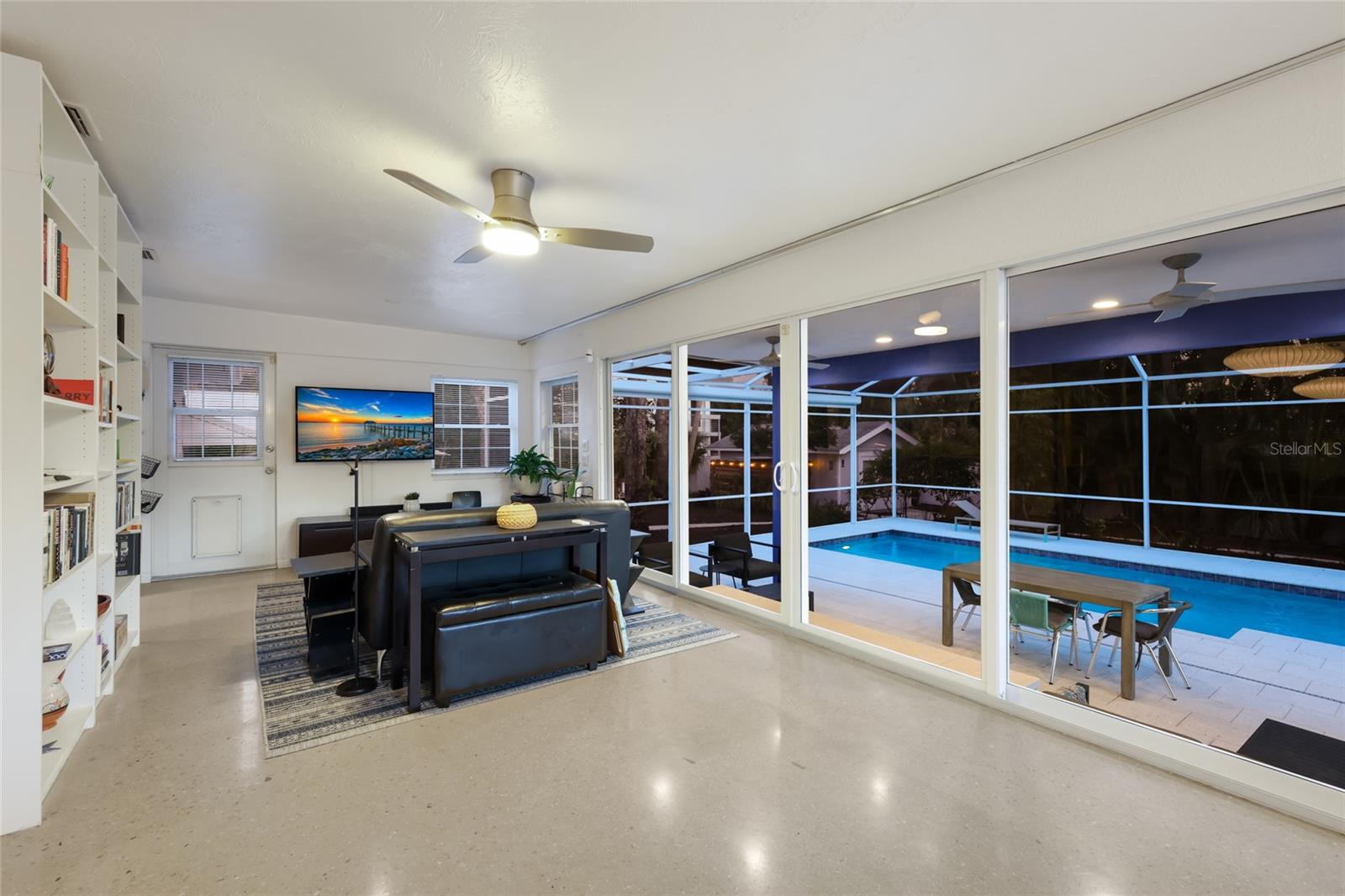 Image 26 of 53 For 428 Sapphire Drive