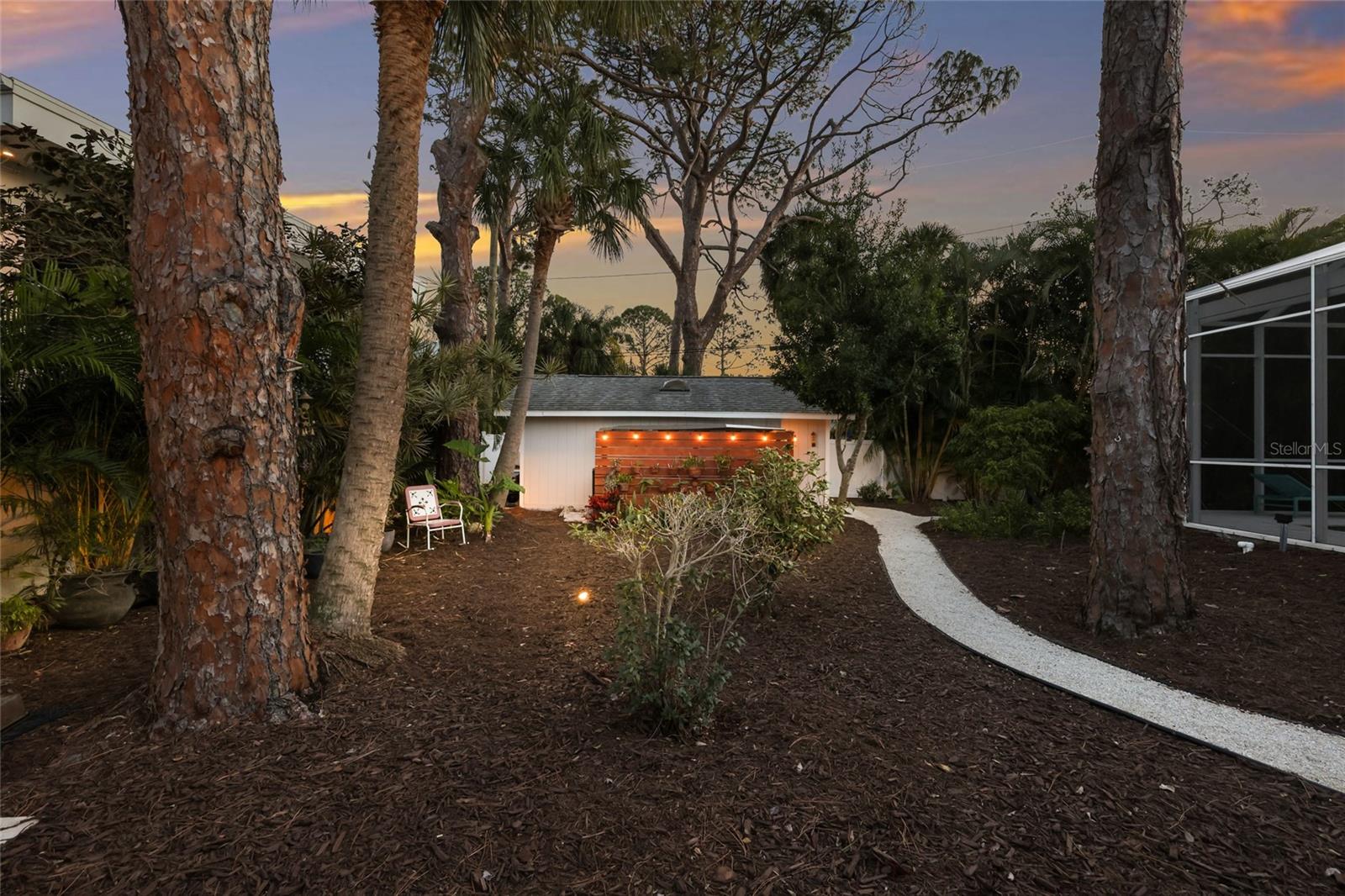 Image 39 of 53 For 428 Sapphire Drive