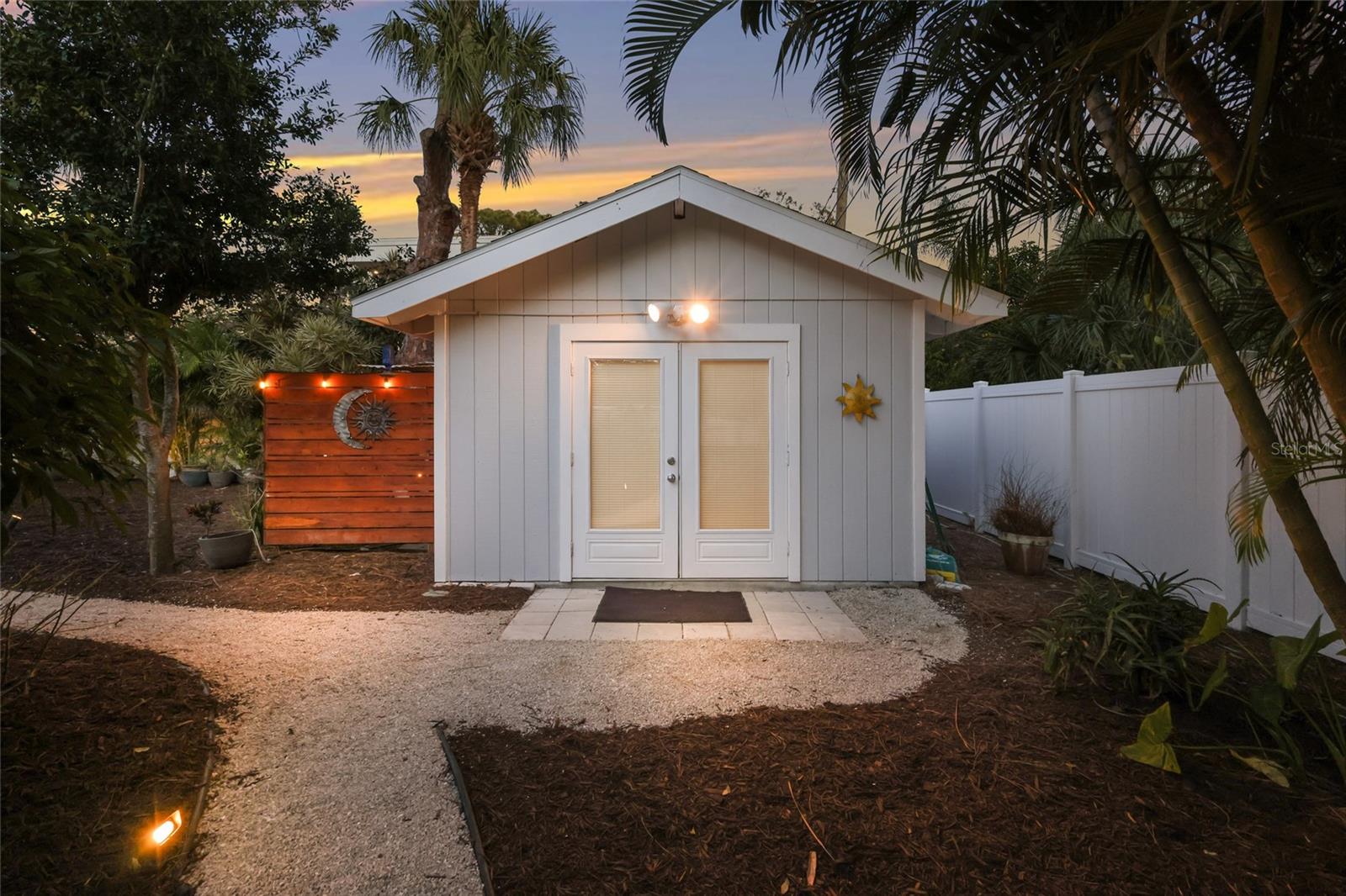 Image 41 of 53 For 428 Sapphire Drive