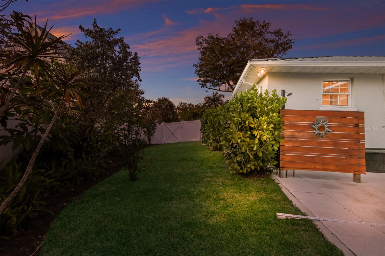 Image 45 of 53 For 428 Sapphire Drive