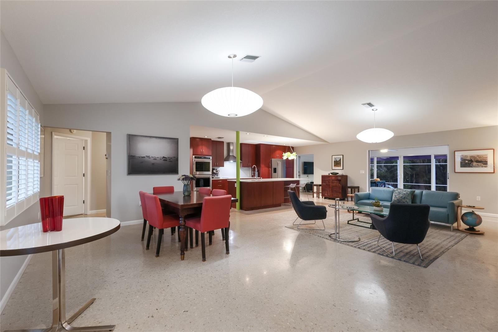 Image 5 of 53 For 428 Sapphire Drive