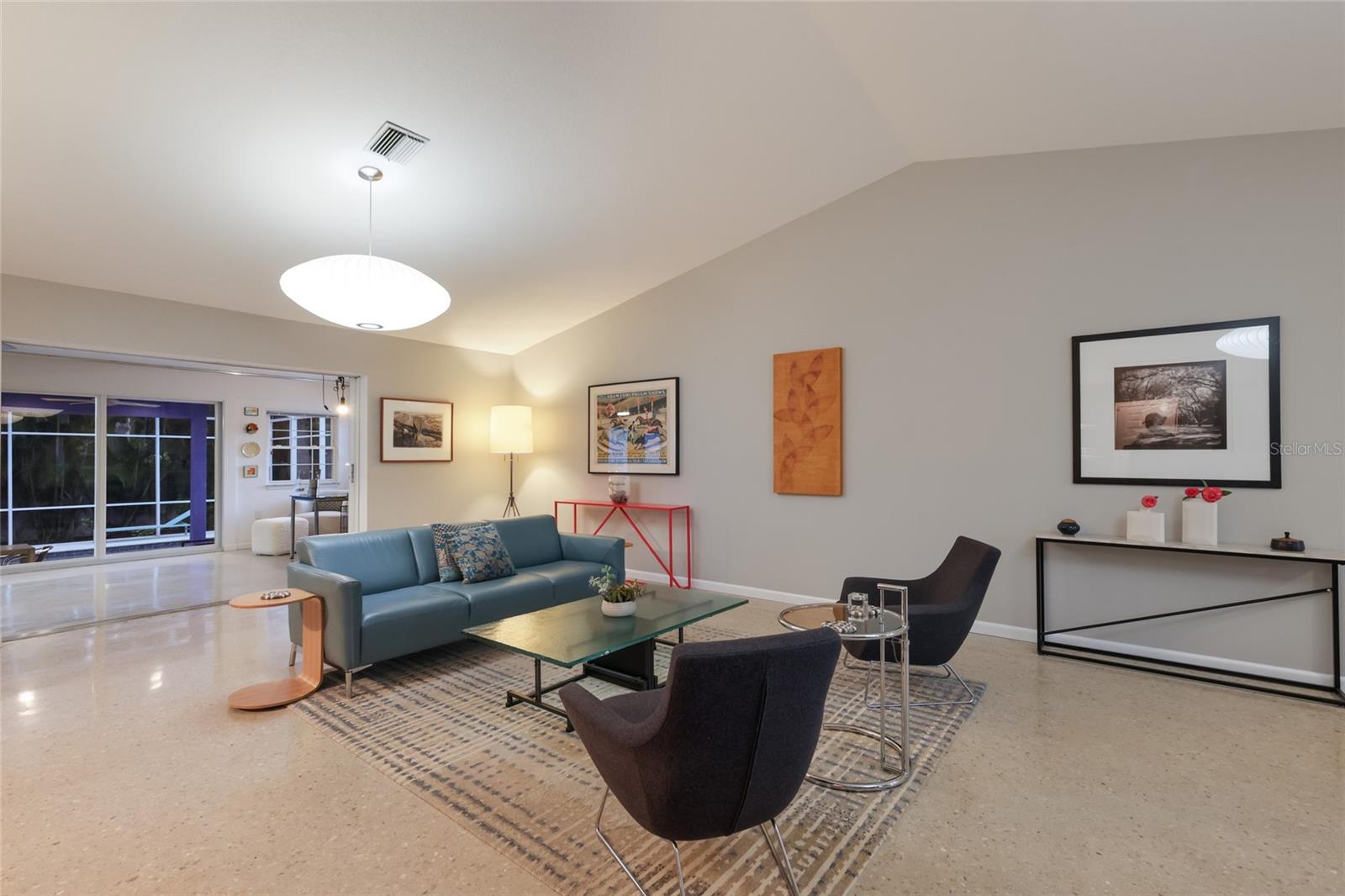 Image 9 of 53 For 428 Sapphire Drive