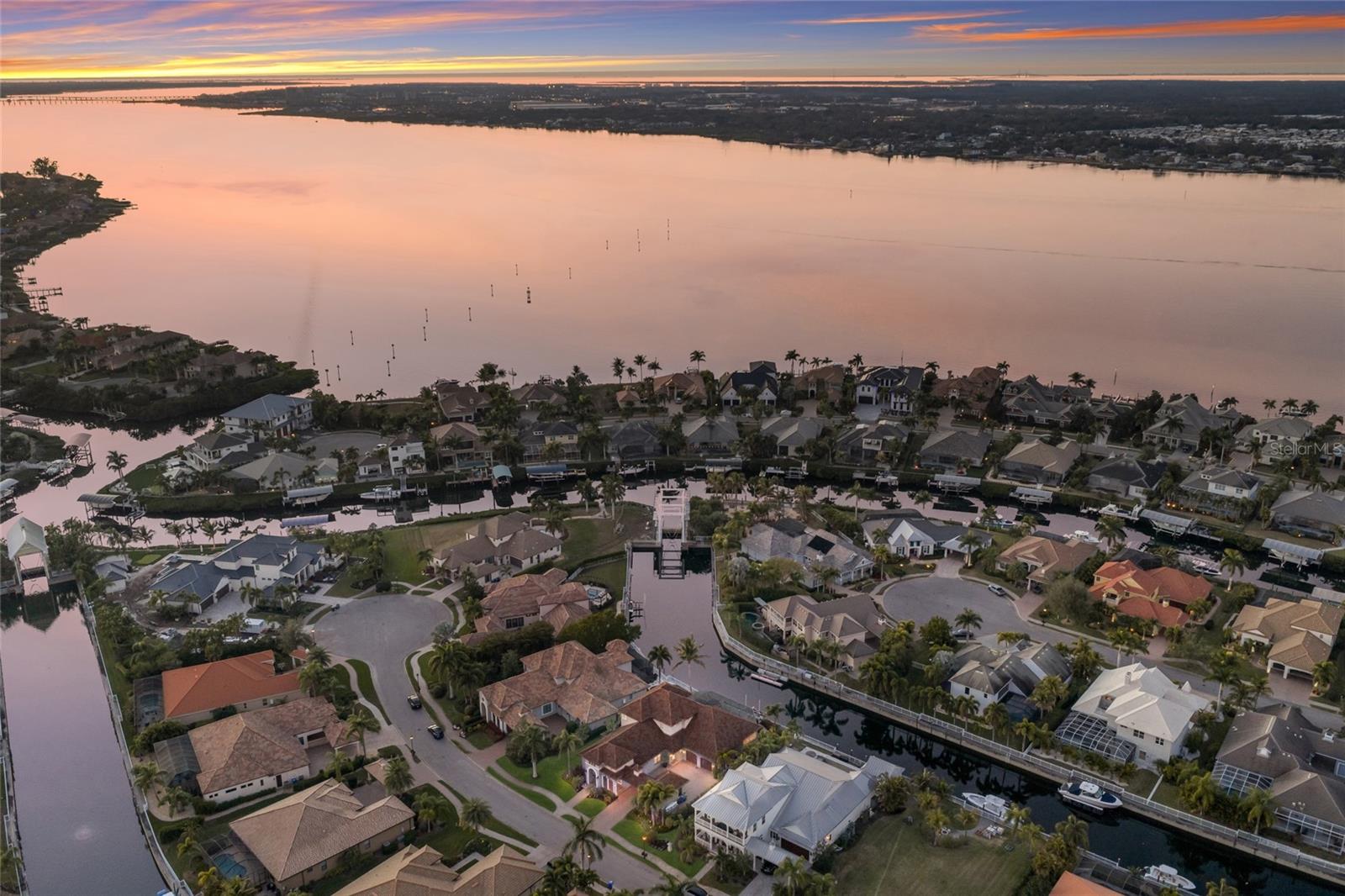 Image 3 of 71 For 512 Mast Drive