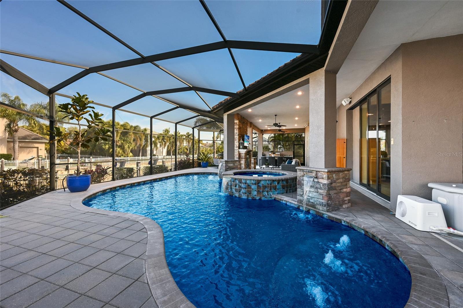 Image 45 of 71 For 512 Mast Drive