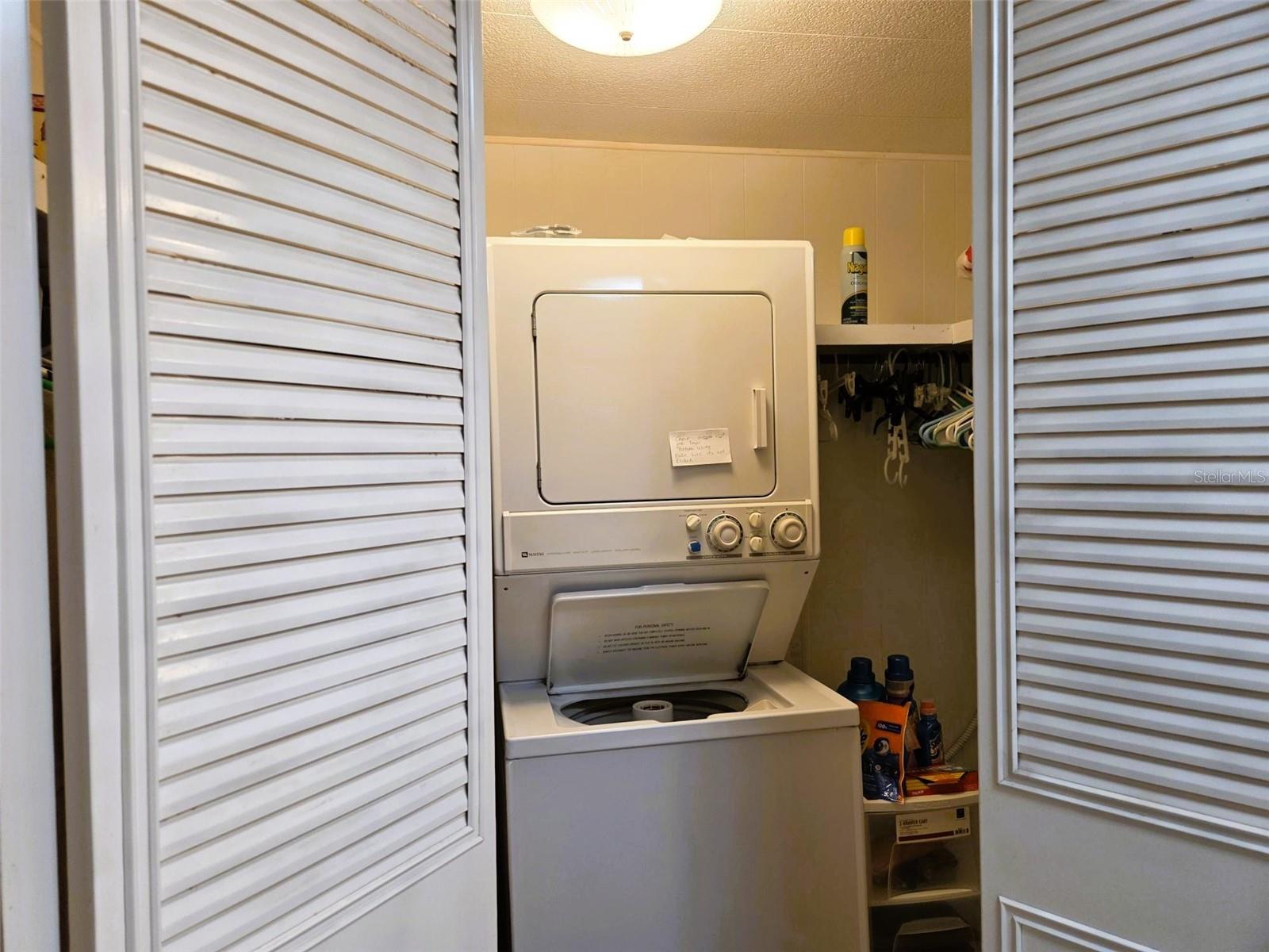 Image 34 of 39 For 302 Oakwood Boulevard W