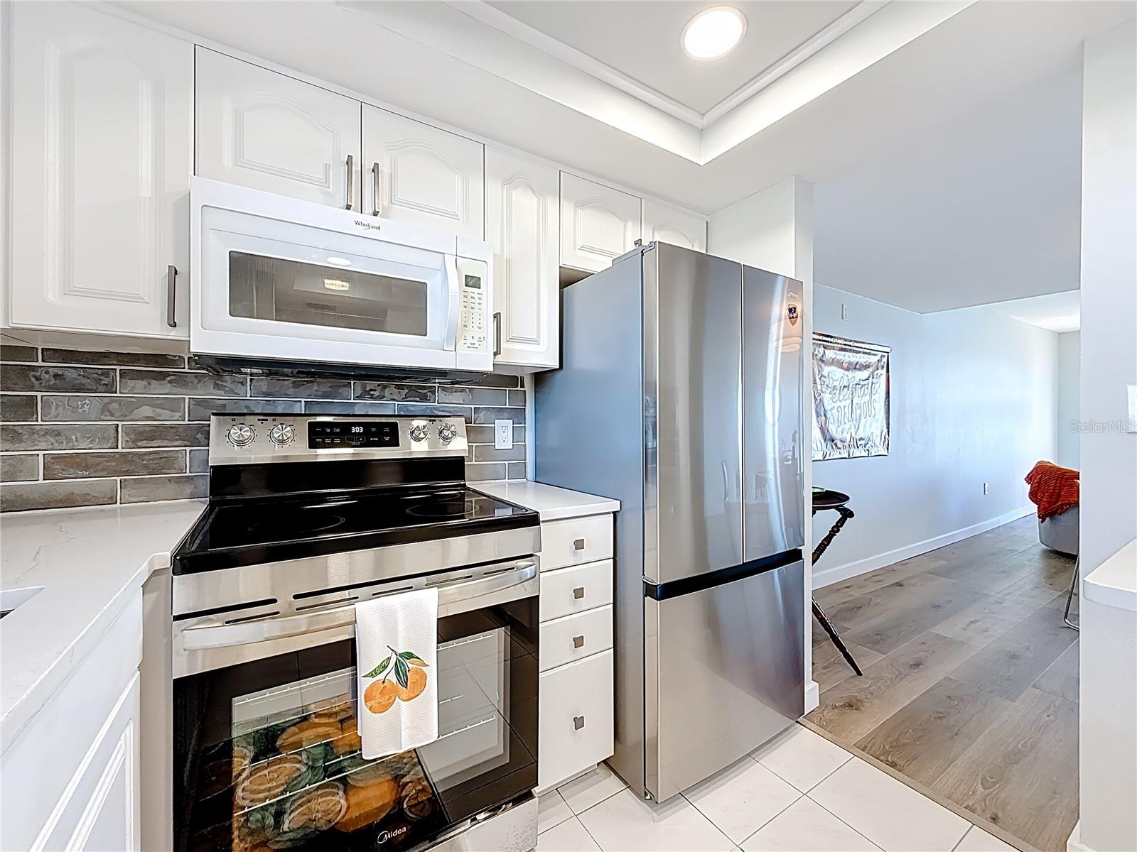 Image 10 of 62 For 7050 Sunset Drive S 912