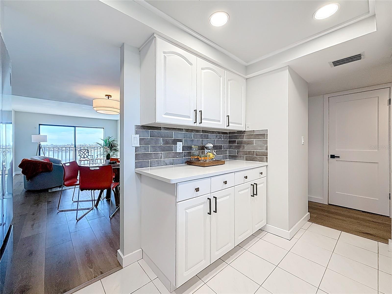 Image 11 of 62 For 7050 Sunset Drive S 912