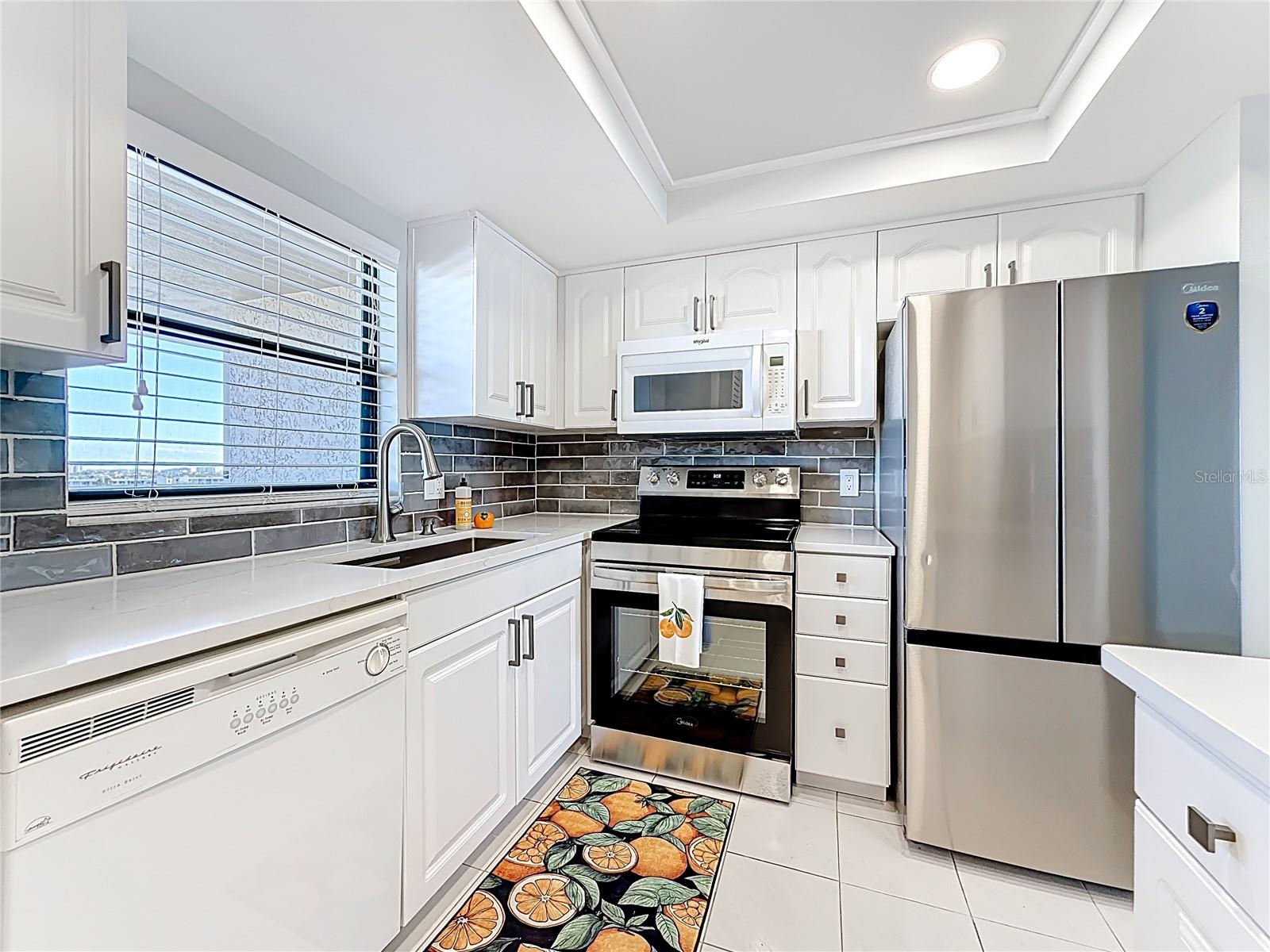 Image 9 of 62 For 7050 Sunset Drive S 912